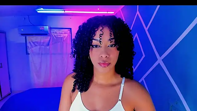 sasha fox00 online show from October 5, 2025, 3:05 am