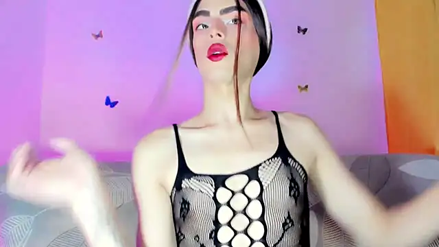 TatiGil online show from April 13, 2026, 8:36 pm