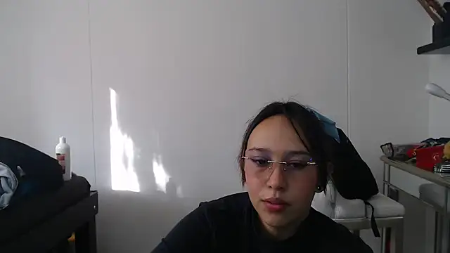 Skarlet Adams28 online show from February 7, 2025, 9:26 pm