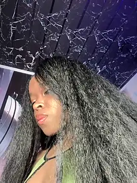 Thyana LS online show from December 6, 2024, 7:12 pm