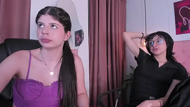 Snapshot of Hannys__cabernet chatting on December 14, 2024, 3:47 pm Hannys cabernet online show from December 14, 2024, 3:47 pm