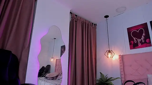 Snapshot of Hannys__cabernet chatting on January 17, 2025, 1:57 am Hannys cabernet online show from January 17, 2025, 1:57 am