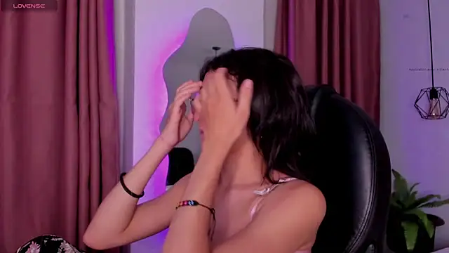 Snapshot of Hannys__cabernet chatting on February 23, 2025, 12:16 pm Hannys cabernet online show from February 23, 2025, 12:16 pm