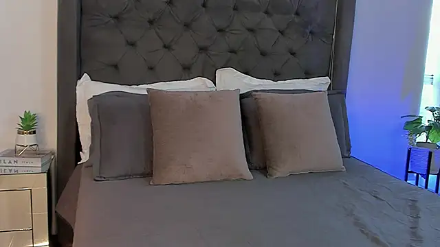 Snapshot of AntonellandJohan chatting on May 24, 2026, 10:15 pm AntonellandJohan online show from May 24, 2026, 10:15 pm