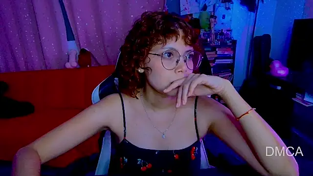 Snapshot of Drea_Foox chatting on June 16, 2026, 4:15 am Drea Foox online show from June 16, 2026, 4:15 am