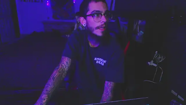 Snapshot of XMeF10 chatting on December 9, 2024, 1:40 am XMeF10 online show from December 9, 2024, 1:40 am