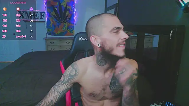 Snapshot of XMeF10 chatting on December 20, 2024, 3:47 am XMeF10 online show from December 20, 2024, 3:47 am