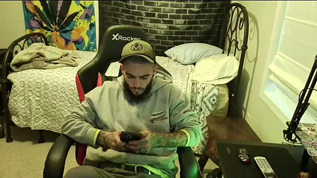 Snapshot of XMeF10 chatting on January 14, 2025, 9:51 pm XMeF10 online show from January 14, 2025, 9:51 pm