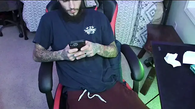 Snapshot of XMeF10 chatting on January 15, 2025, 1:02 am XMeF10 online show from January 15, 2025, 1:02 am