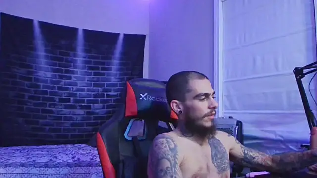 Snapshot of XMeF10 chatting on January 25, 2025, 5:07 am XMeF10 online show from January 25, 2025, 5:07 am