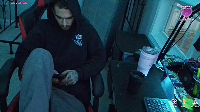 Snapshot of XMeF10 chatting on February 14, 2025, 10:58 pm XMeF10 online show from February 14, 2025, 10:58 pm