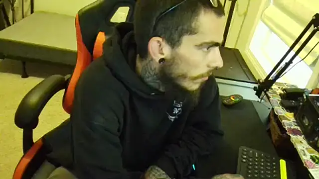 Snapshot of XMeF10 chatting on February 15, 2025, 9:37 pm XMeF10 online show from February 15, 2025, 9:37 pm