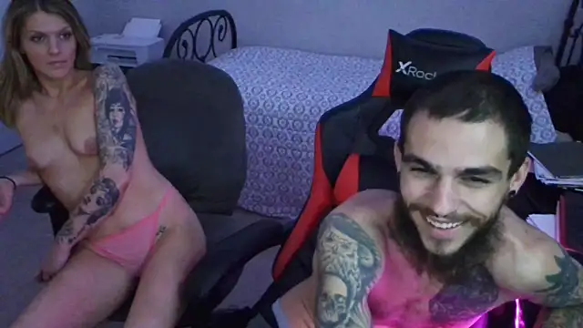 Snapshot of XMeF10 chatting on February 18, 2025, 5:09 am XMeF10 online show from February 18, 2025, 5:09 am