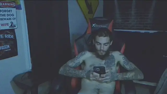 Snapshot of XMeF10 chatting on March 2, 2025, 6:59 am XMeF10 online show from March 2, 2025, 6:59 am