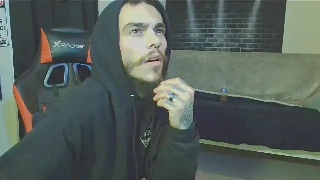 Snapshot of XMeF10 chatting on March 3, 2025, 12:04 am XMeF10 online show from March 3, 2025, 12:04 am