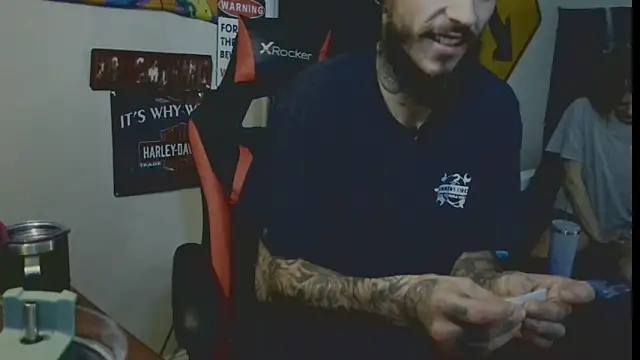 Snapshot of XMeF10 chatting on March 15, 2025, 7:20 am XMeF10 online show from March 15, 2025, 7:20 am