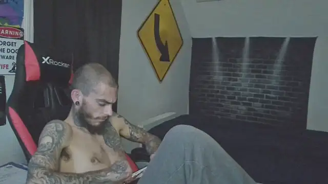 Snapshot of XMeF10 chatting on March 18, 2025, 8:47 am XMeF10 online show from March 18, 2025, 8:47 am