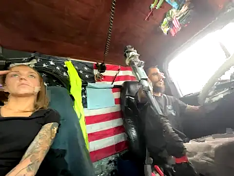 Snapshot of XMeF10 chatting on September 9, 2025, 3:22 pm XMeF10 online show from September 9, 2025, 3:22 pm