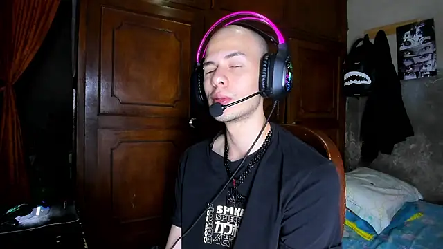 bruce kane21 online show from November 19, 2025, 8:42 pm