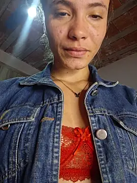 HelenHoltz online show from July 18, 2026, 9:18 pm