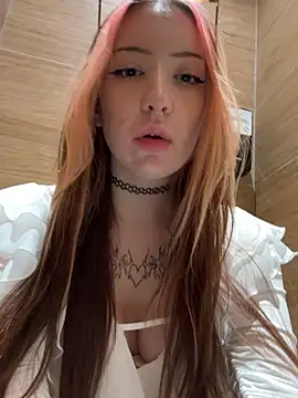 Snapshot of SweetieMollyy chatting on March 19, 2025, 2:13 pm SweetieMollyy online show from March 19, 2025, 2:13 pm