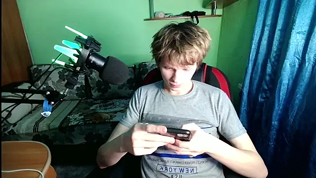 Snapshot of fameboyboo chatting on November 23, 2025, 3:23 pm fameboyboo online show from November 23, 2025, 3:23 pm