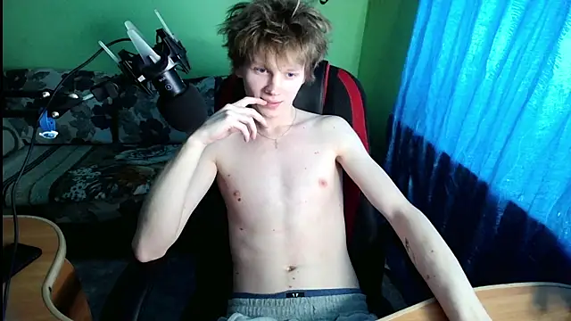 Snapshot of fameboyboo chatting on November 28, 2025, 10:07 am fameboyboo online show from November 28, 2025, 10:07 am