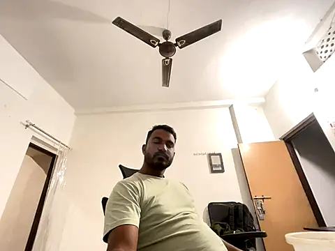 Snapshot of real_meet_girl_finding_in chatting on December 3, 2024, 12:27 pm real meet girl finding in online show from December 3, 2024, 12:27 pm