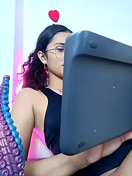 KaitlynLoveCam online show from February 6, 2025, 7:45 am