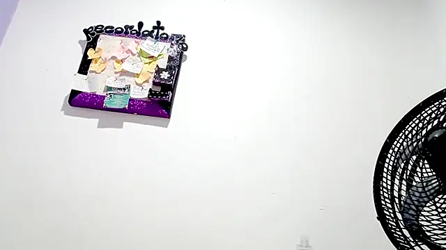 Snapshot of PetiteIvoryQueen19 chatting on February 24, 2026, 4:10 am PetiteIvoryQueen19 online show from February 24, 2026, 4:10 am