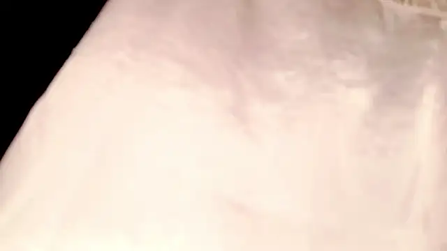 PetiteIvoryQueen19 online show from April 6, 2026, 4:46 am