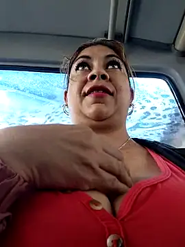 Laura-Hernandez online show from June 30, 2026, 3:35 pm