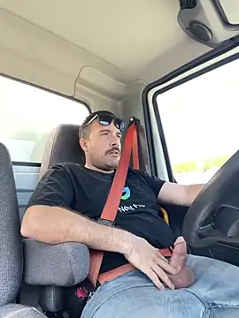 OCboi online show from April 15, 2026, 5:09 pm