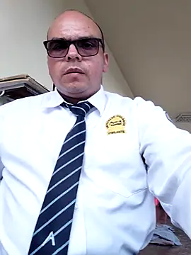 Snapshot of Camilo-31RI chatting on April 18, 2026, 8:09 pm Camilo-31RI online show from April 18, 2026, 8:09 pm