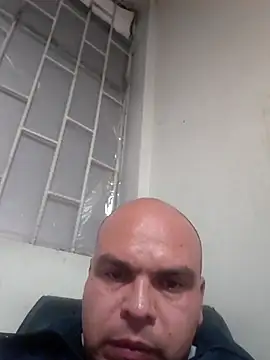 Snapshot of Camilo-31RI chatting on May 1, 2026, 11:31 pm Camilo-31RI online show from May 1, 2026, 11:31 pm