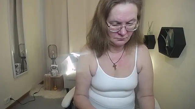 HolyMilfa online show from March 5, 2026, 7:37 am