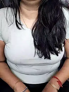Snapshot of QueenHaryana chatting on July 27, 2026, 6:31 am QueenHaryana online show from July 27, 2026, 6:31 am