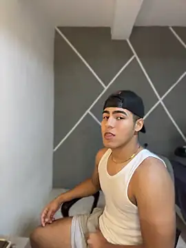 Diegobaby-18 online show from April 15, 2026, 5:03 am