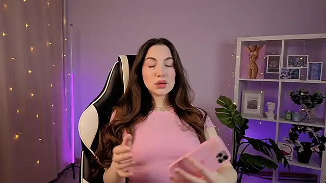 MelissaLovvv online show from February 21, 2026, 4:13 am