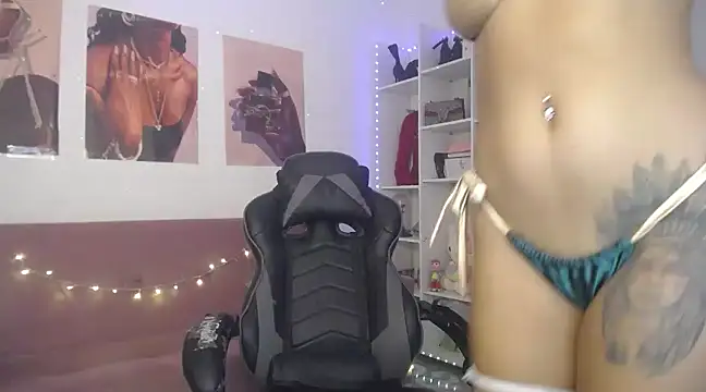 catalinapalencia online show from February 5, 2025, 8:04 pm