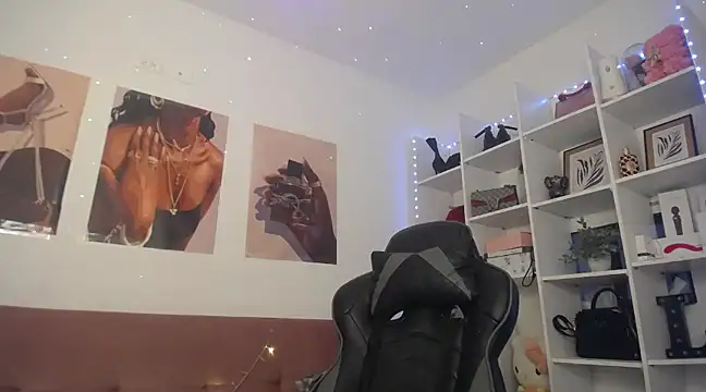 catalinapalencia online show from February 22, 2025, 6:41 pm