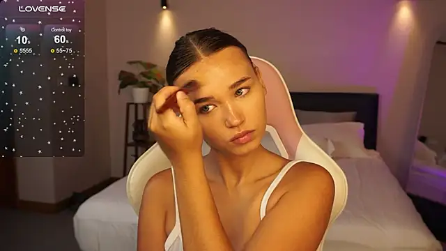 lexicoyy  online show from December 15, 2024, 10:28 am