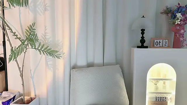 Snapshot of Fairy-HF chatting on April 10, 2026, 7:02 am Fairy-HF online show from April 10, 2026, 7:02 am