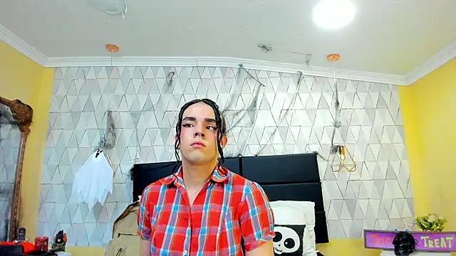 JustinePerry online show from October 31, 2025, 3:40 am