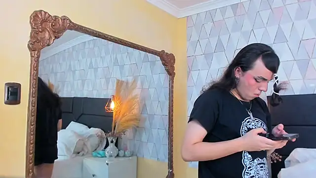 JustinePerry online show from April 3, 2026, 4:10 am