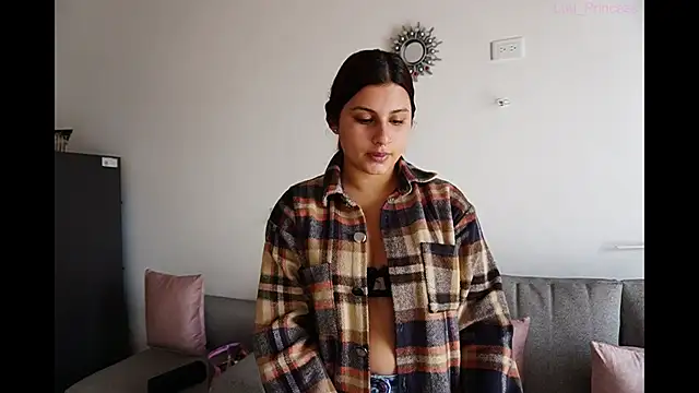 Luu Princess online show from January 4, 2025, 5:05 pm