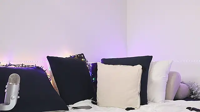 LikaBerry1 online show from January 12, 2025, 9:29 pm