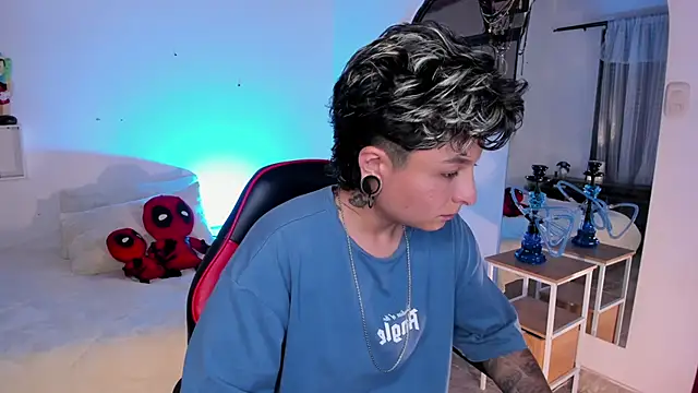 Snapshot of ZuryRamirez_ chatting on May 28, 2026, 8:06 pm ZuryRamirez online show from May 28, 2026, 8:06 pm