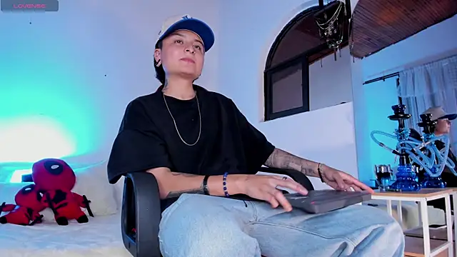 Snapshot of ZuryRamirez_ chatting on May 29, 2026, 8:18 pm ZuryRamirez online show from May 29, 2026, 8:18 pm