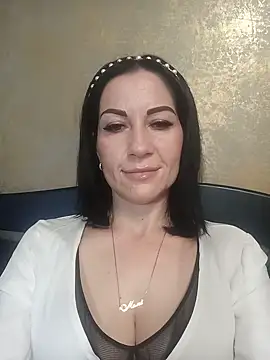 FireLily332 online show from January 11, 2025, 7:16 pm